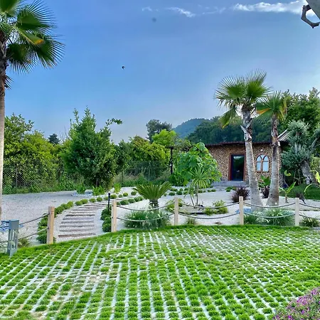 Holiday home Butiq Garden House